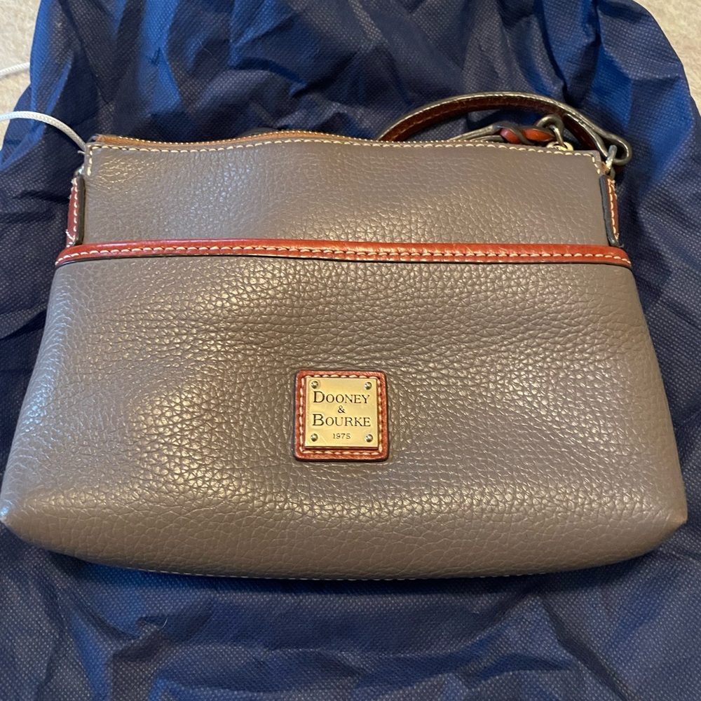 Dooney & Bourke cross body bag